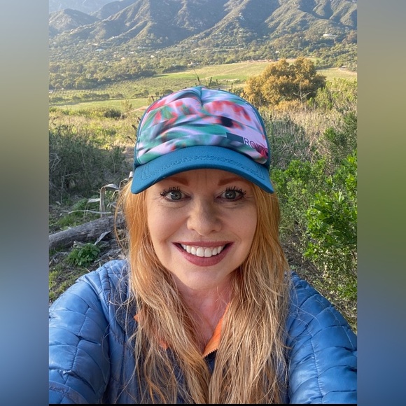 LIKE❤️THIS LISTING TO BE NOTIFIED WHEN I GO LIVE! - Picture 2 of 7